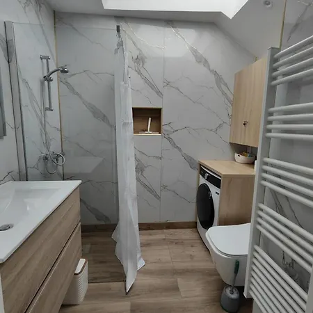 Maisonnette Avec Courette Privative * Aulnay-sur-Marne
